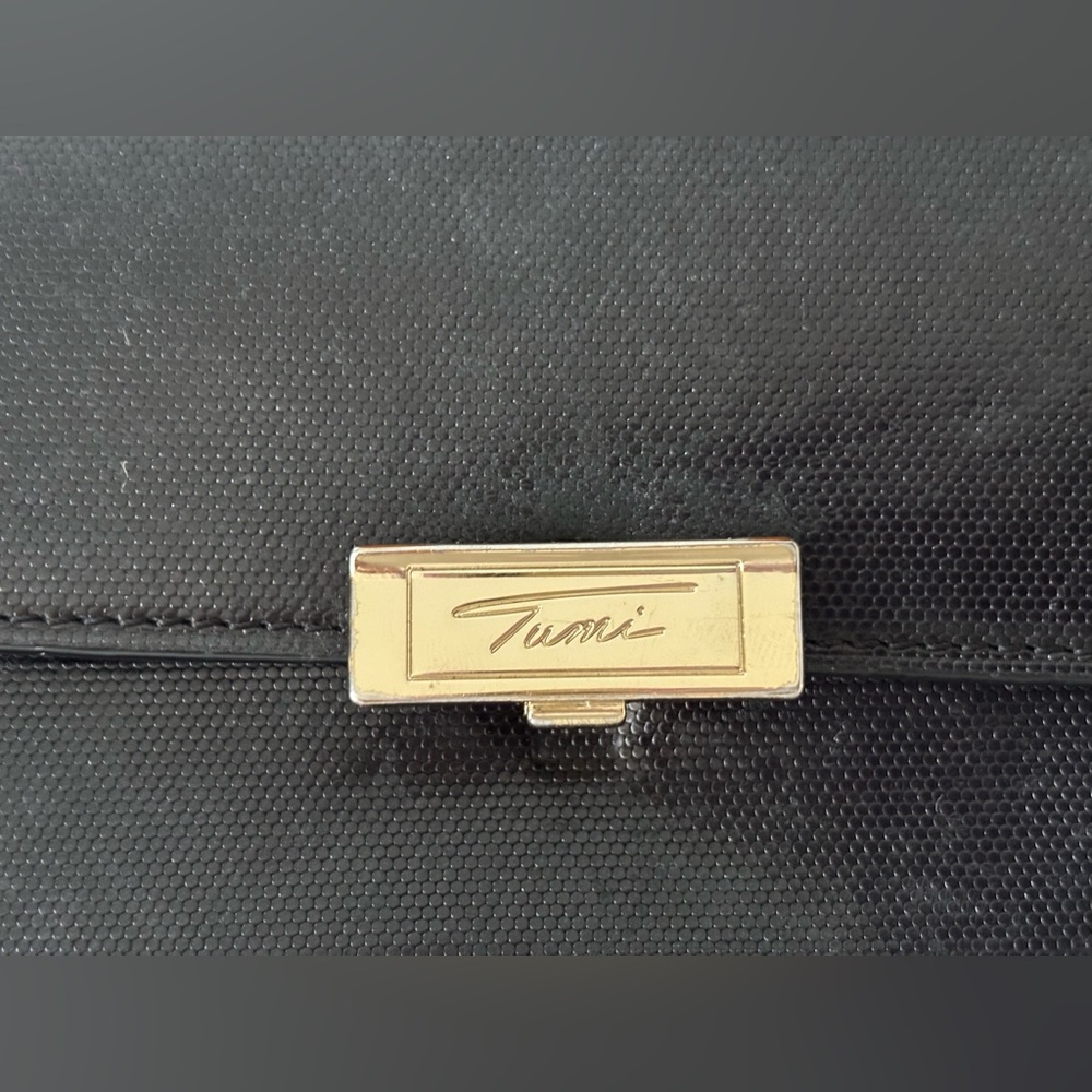 Tumi Black Leather Tri-Fold Vintage Wallet Classic Minimaist Gold Accents Retro - Picture 13 of 13